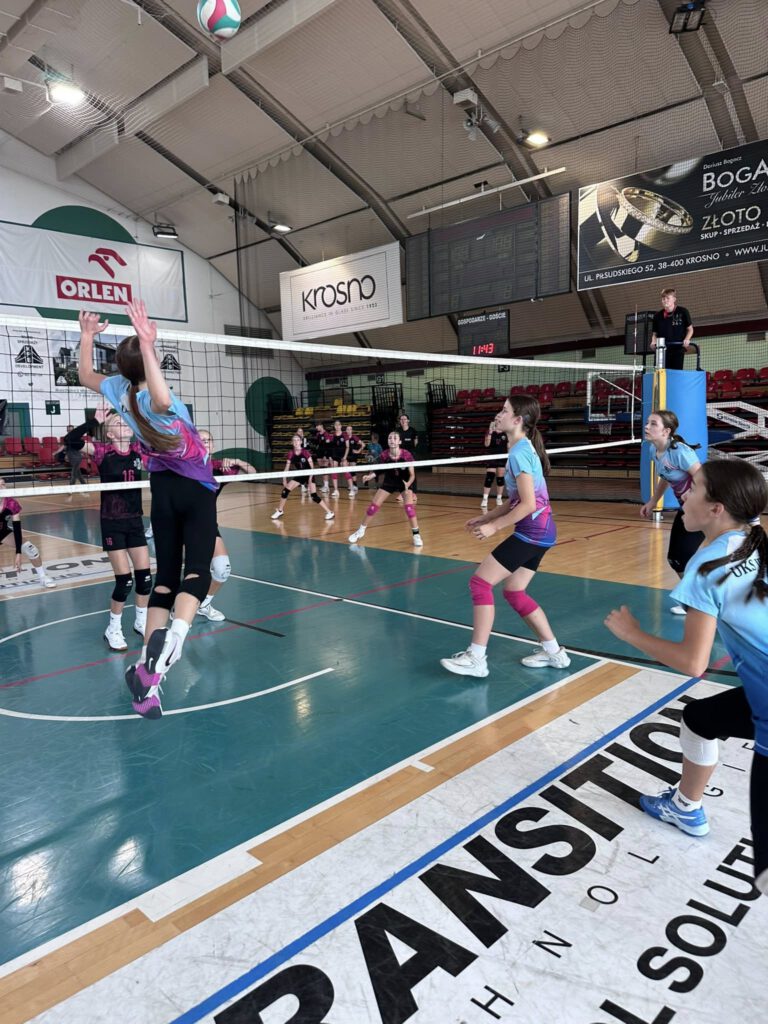 Młodziczki z Pucharem!