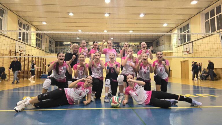 Pierwsza drużyna dopisuje 3 ważne punkty!