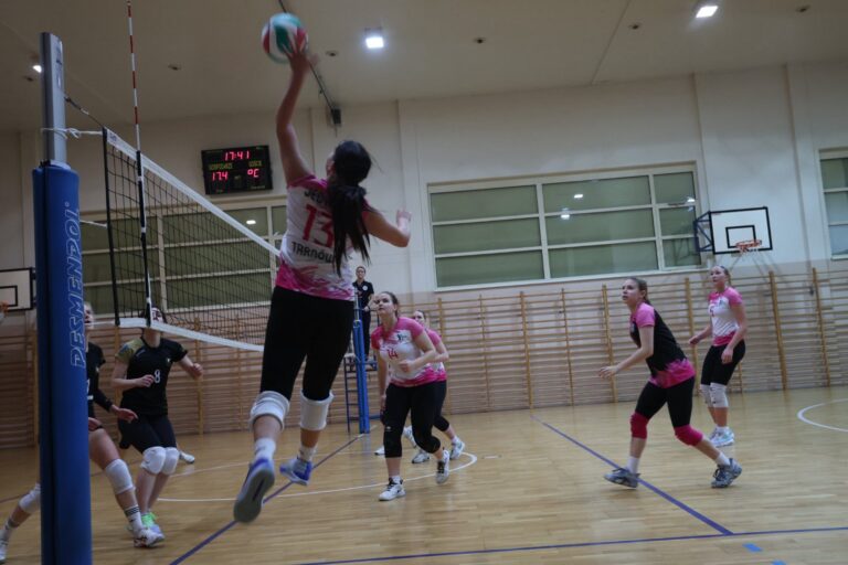 Seniorki na zwycięskiej ścieżce