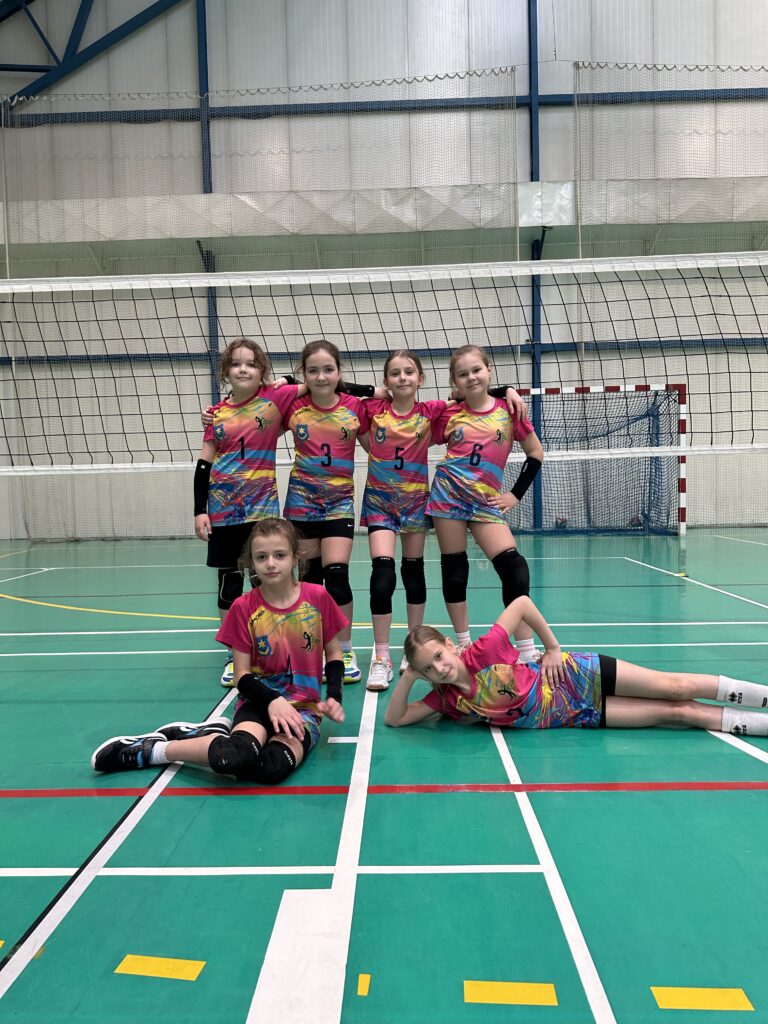 Singielki walczyły w Niepołomicach 🏐